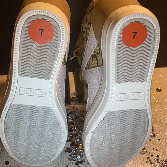 Guess athletic hi tops - Picture 4 of 16